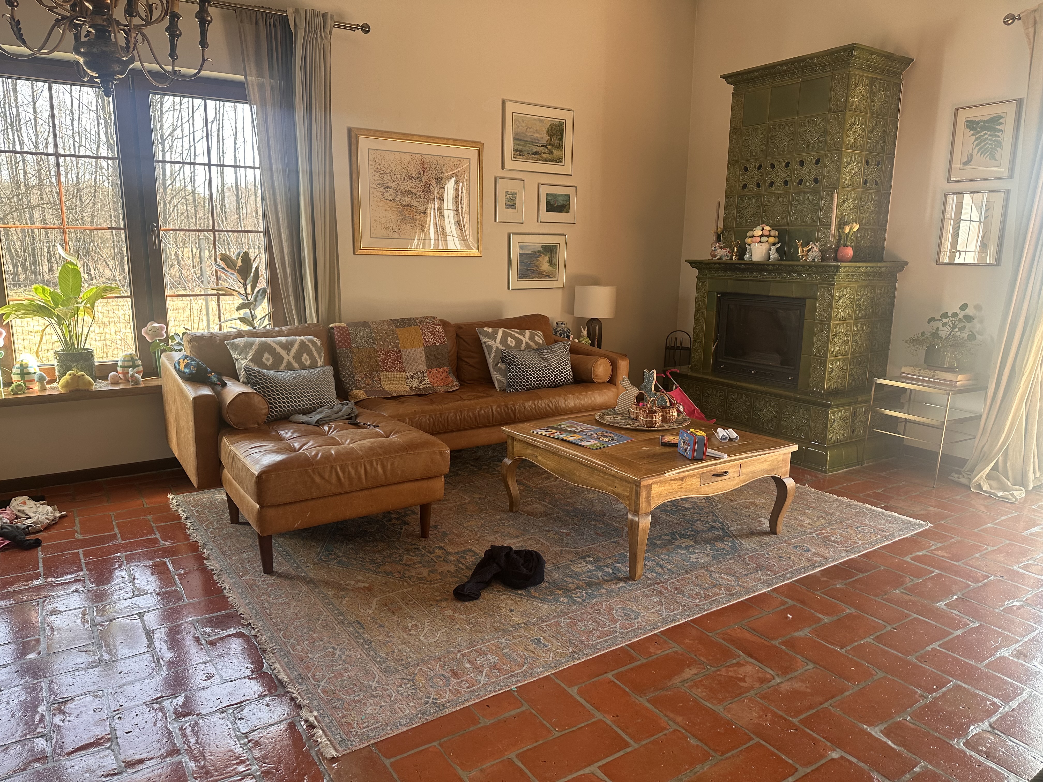 Salon przed wirtualnym stagingiem